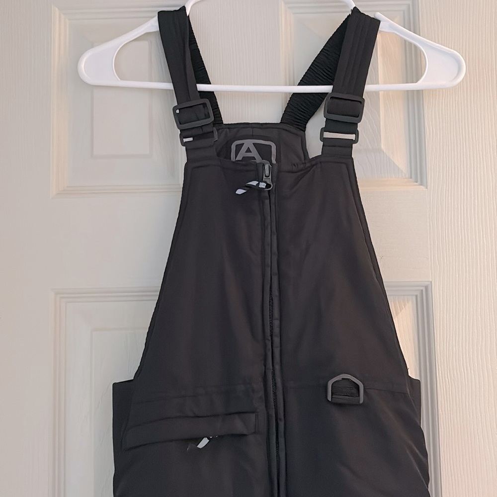 Kids black snowsuit bib. Size Small (7/8)